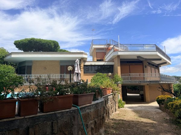 casa indipendente in vendita a Santa Marinella