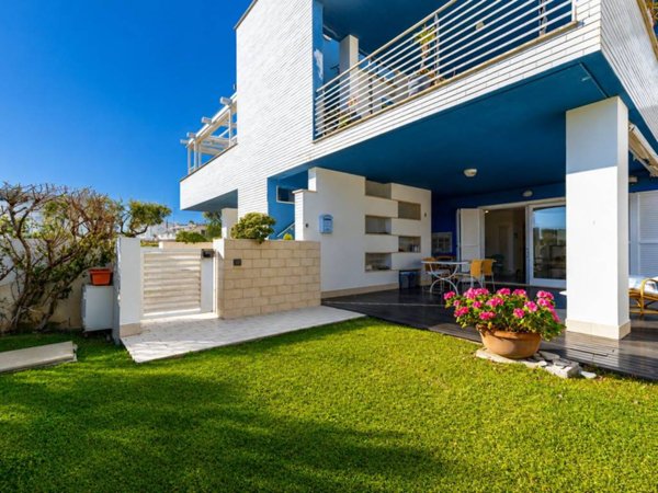 casa indipendente in vendita a Santa Marinella in zona Santa Severa