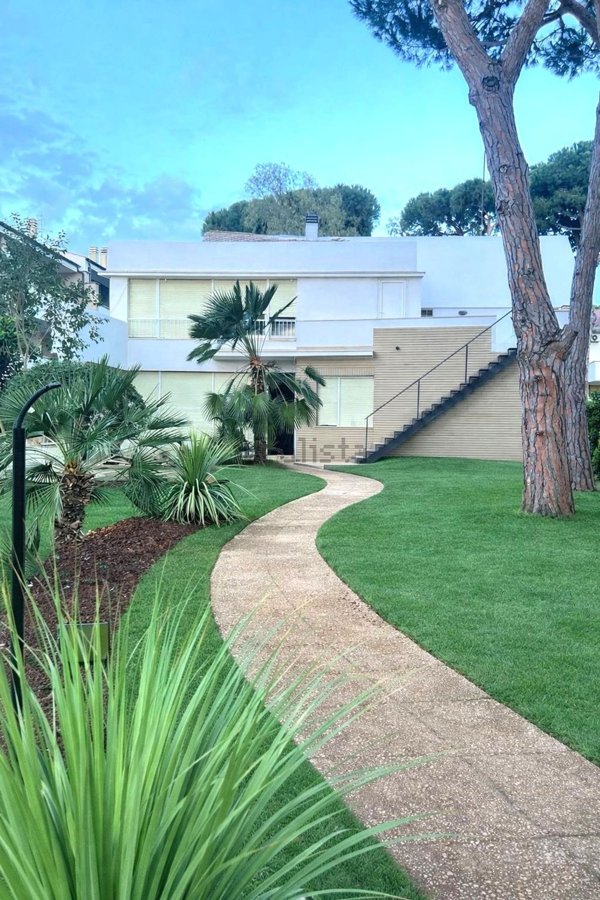 casa indipendente in vendita a Santa Marinella