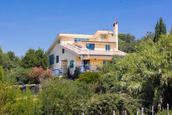 casa indipendente in vendita a Santa Marinella