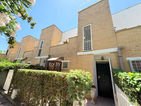 casa indipendente in vendita a Santa Marinella in zona Santa Severa