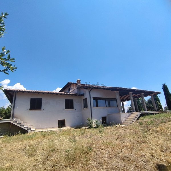 casa indipendente in vendita a Santa Marinella