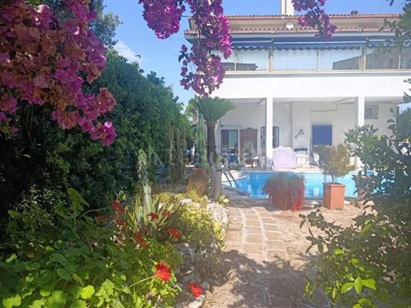 casa indipendente in vendita a Santa Marinella