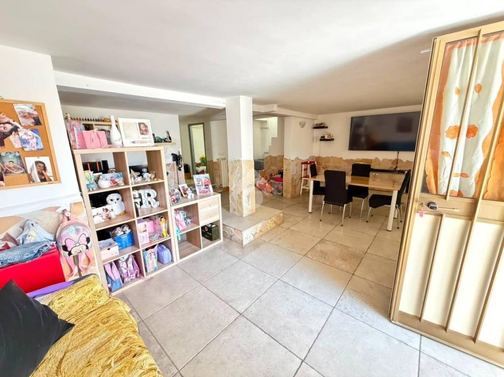 casa indipendente in vendita a Santa Marinella