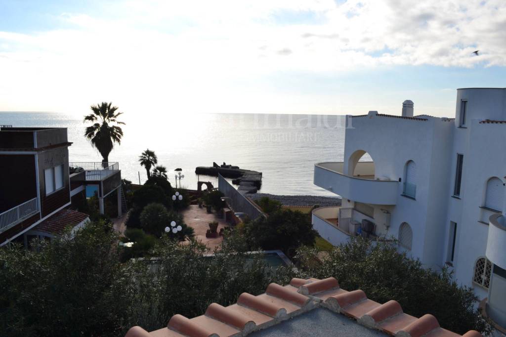 casa indipendente in vendita a Santa Marinella
