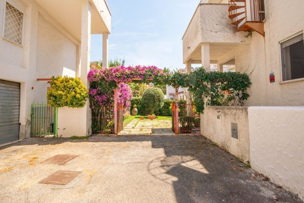 casa indipendente in vendita a Santa Marinella