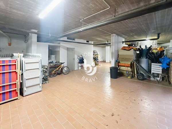 locale di sgombero in vendita a Santa Marinella