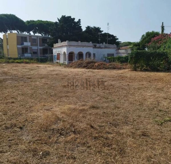 locale commerciale in vendita a Santa Marinella