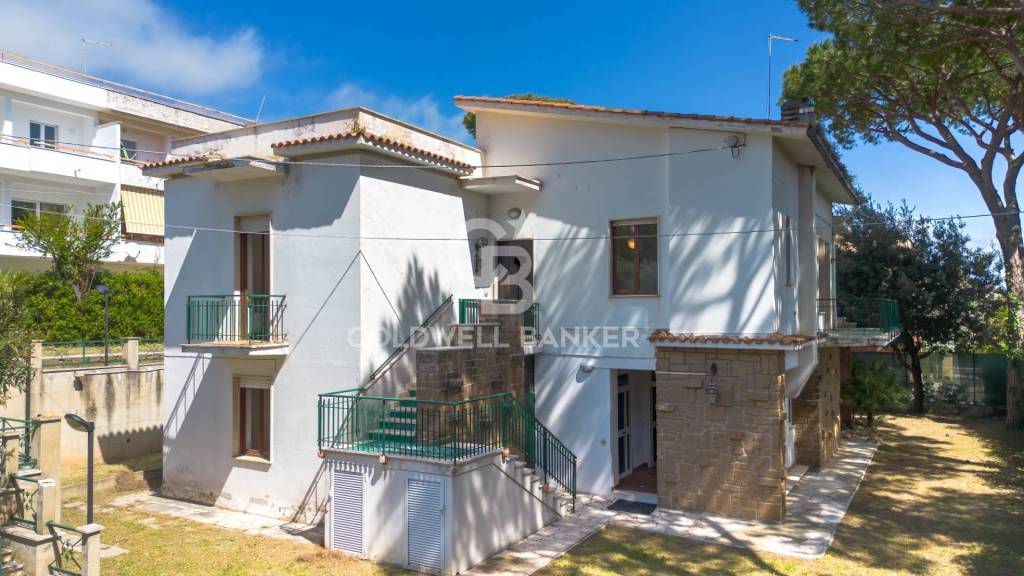casa indipendente in vendita a Santa Marinella