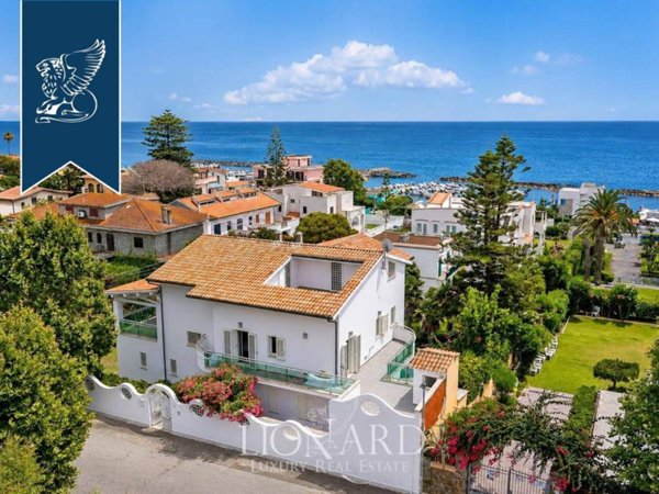 casa indipendente in vendita a Santa Marinella