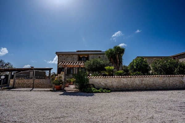 casa indipendente in vendita a Santa Marinella