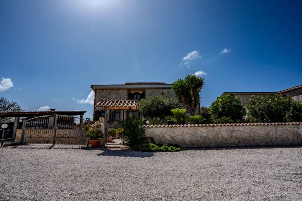 casa indipendente in vendita a Santa Marinella