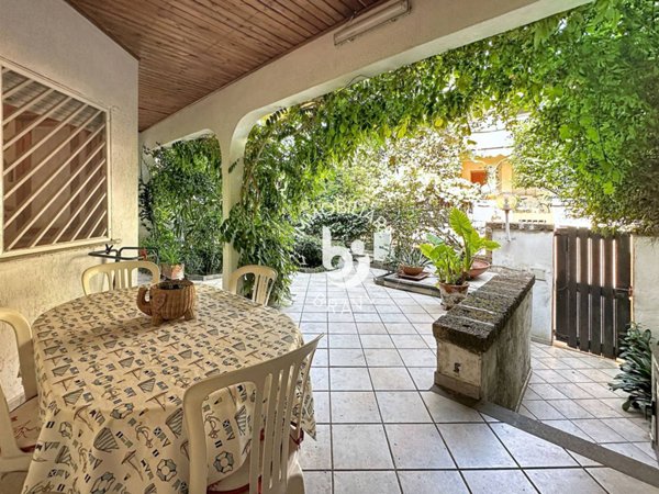 casa indipendente in vendita a Santa Marinella