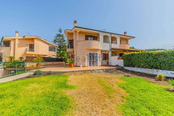 casa indipendente in vendita a Santa Marinella