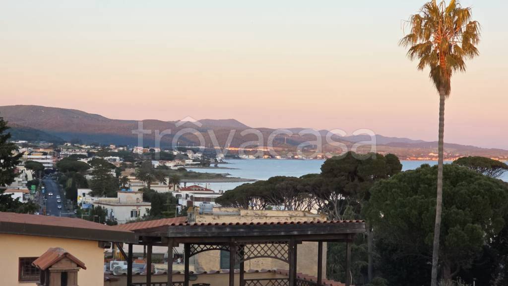 casa indipendente in vendita a Santa Marinella