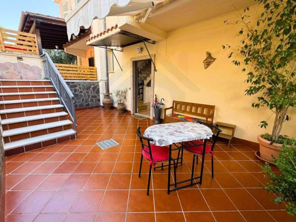casa indipendente in vendita a Santa Marinella