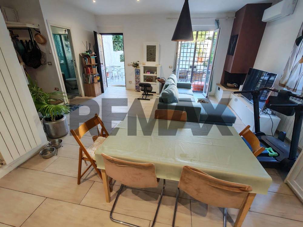 casa indipendente in vendita a Santa Marinella