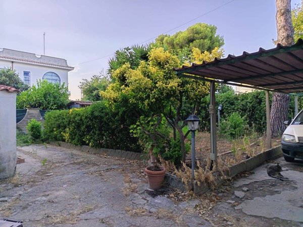 casa indipendente in vendita a Santa Marinella