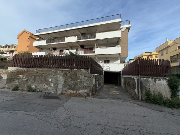 box auto in vendita a Santa Marinella
