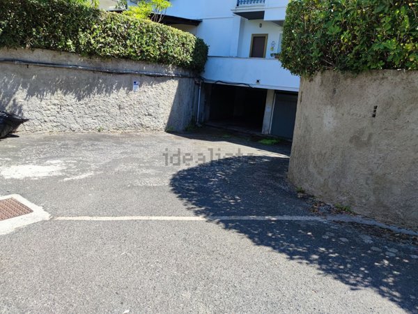 box auto in vendita a Santa Marinella