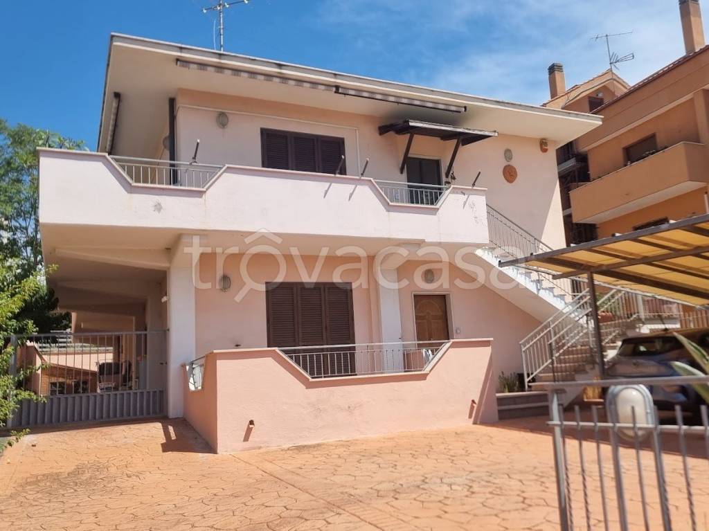casa indipendente in vendita a Santa Marinella