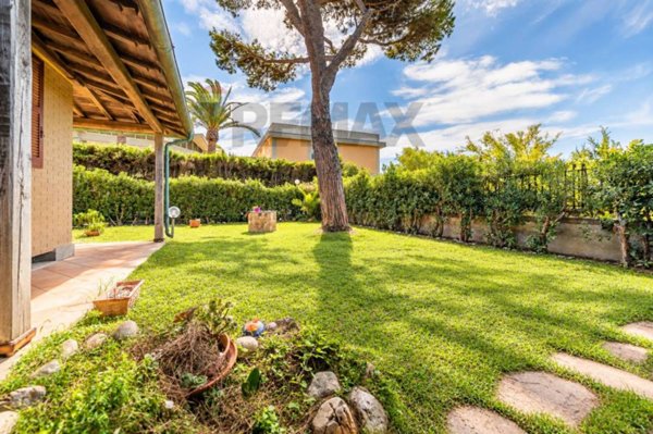 casa indipendente in vendita a Santa Marinella