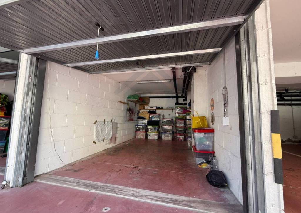 box auto in vendita a Santa Marinella