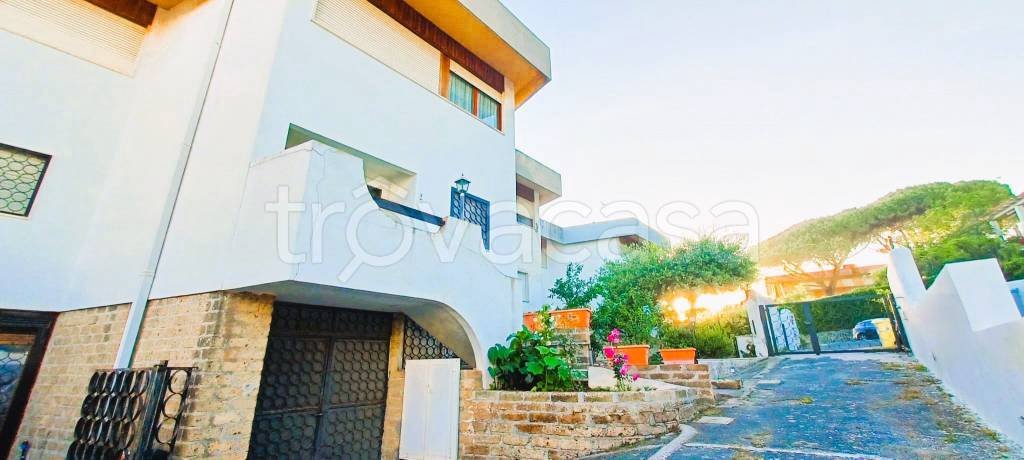 casa indipendente in vendita a Santa Marinella in zona Santa Severa