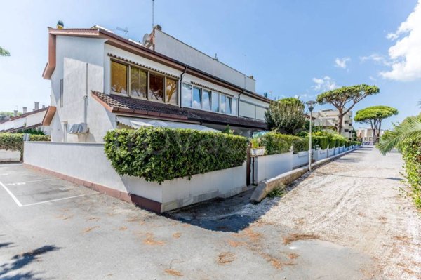 casa indipendente in vendita a Santa Marinella in zona Santa Severa