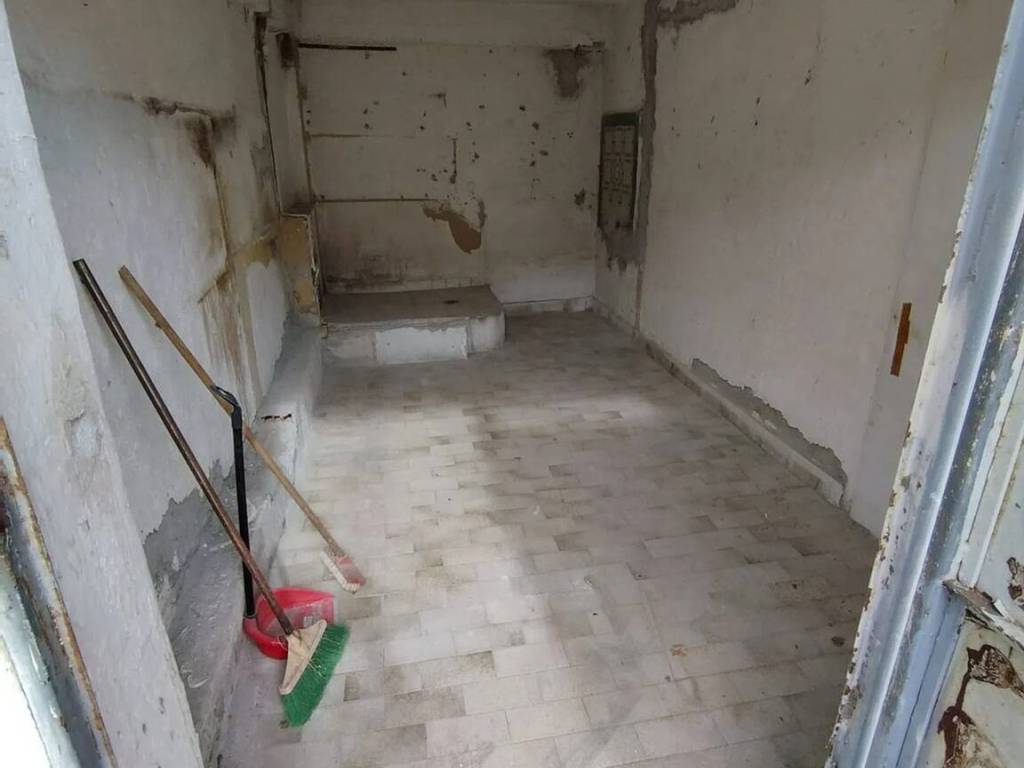locale di sgombero in vendita a Santa Marinella