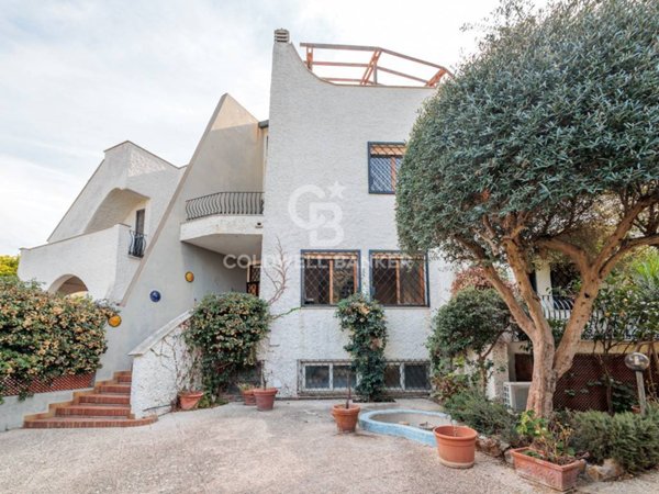 casa indipendente in vendita a Santa Marinella
