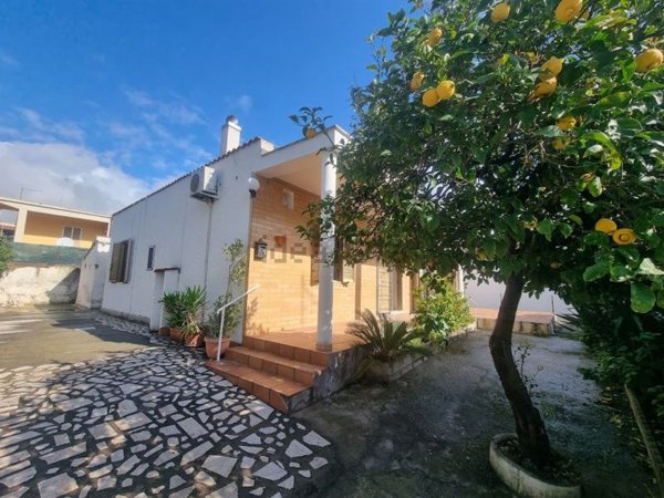 casa indipendente in vendita a Santa Marinella