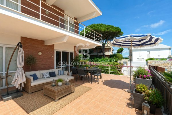 casa indipendente in vendita a Santa Marinella