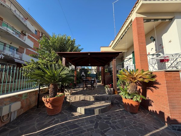 casa indipendente in vendita a Santa Marinella