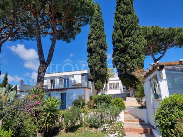 casa indipendente in vendita a Santa Marinella