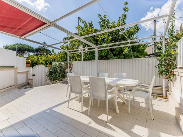 casa indipendente in vendita a Santa Marinella in zona Santa Severa