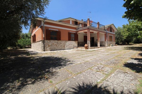 casa indipendente in vendita a Sant'Angelo Romano