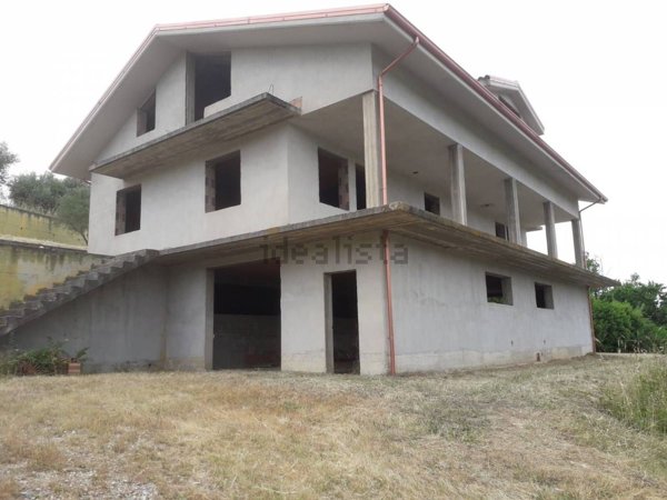 casa indipendente in vendita a Sant'Angelo Romano