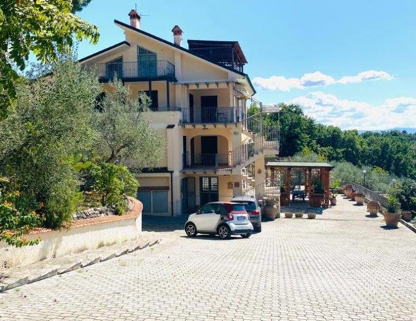 casa indipendente in vendita a Sant'Angelo Romano