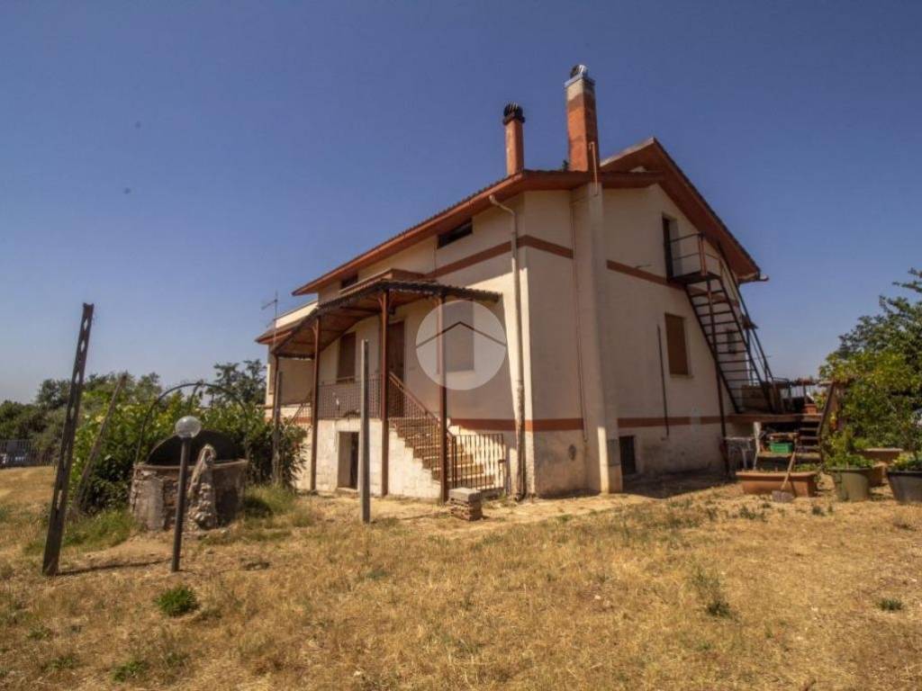casa indipendente in vendita a Sant'Angelo Romano