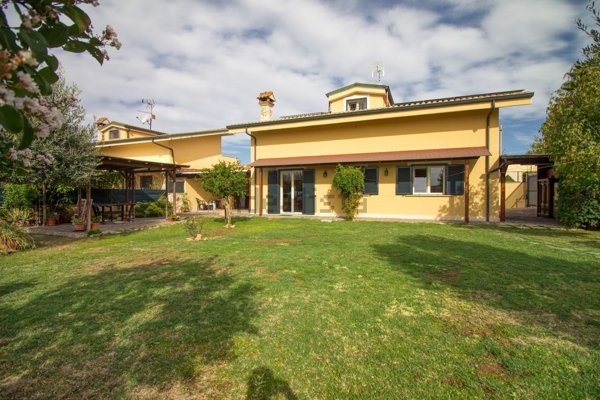 casa indipendente in vendita a Sant'Angelo Romano