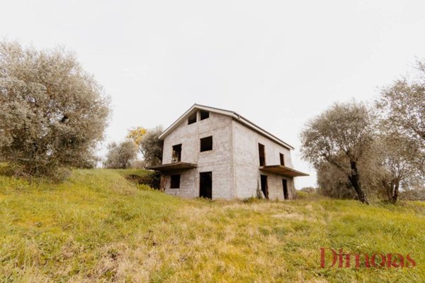 casa indipendente in vendita a Sant'Angelo Romano