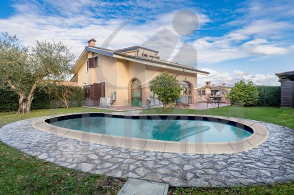 casa indipendente in vendita a Sant'Angelo Romano