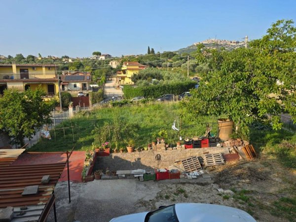 casa indipendente in vendita a Sant'Angelo Romano