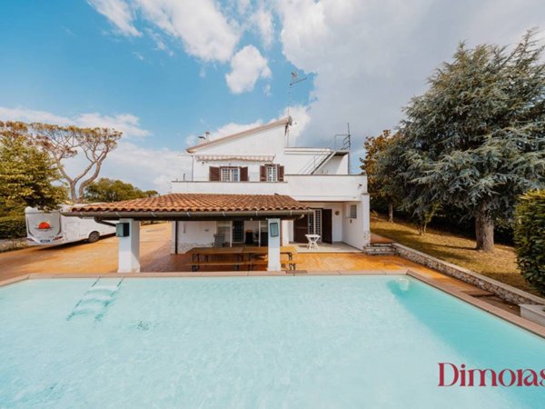 casa indipendente in vendita a Sant'Angelo Romano