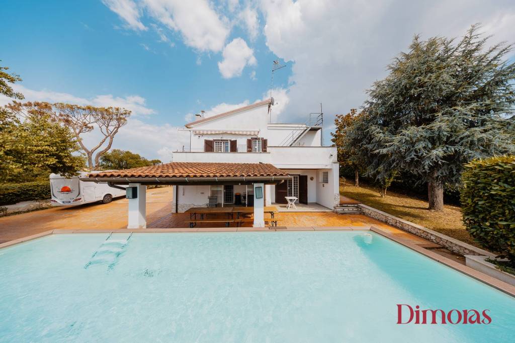 casa indipendente in vendita a Sant'Angelo Romano