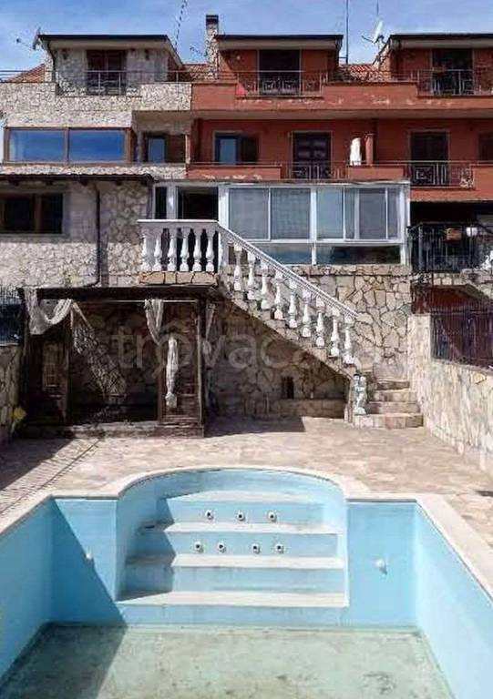 casa indipendente in vendita a Sant'Angelo Romano