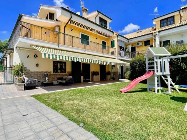 casa indipendente in vendita a Sant'Angelo Romano