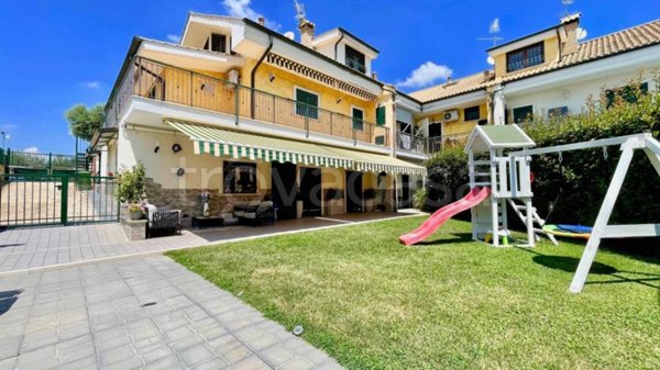 casa indipendente in vendita a Sant'Angelo Romano