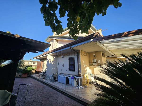 casa indipendente in vendita a Sant'Angelo Romano